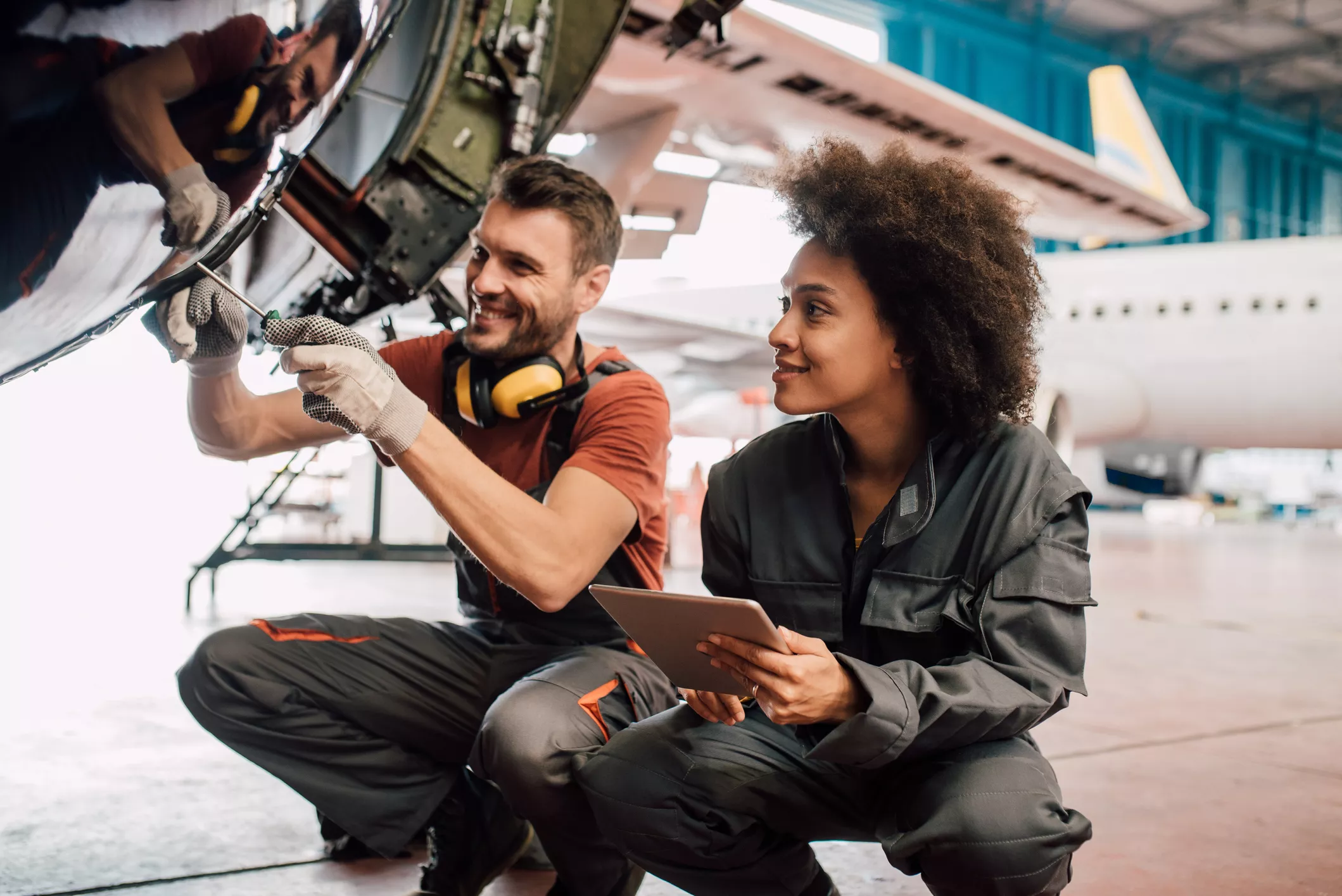 What to Know Before Aircraft Maintenance Technician Training - CAU