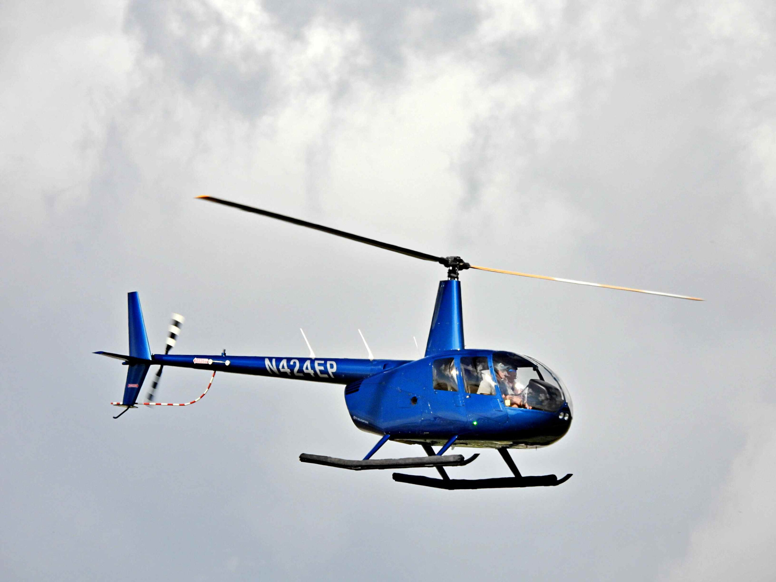 R44 and R22: Meet the Robinsons Training Helicopters - CAU