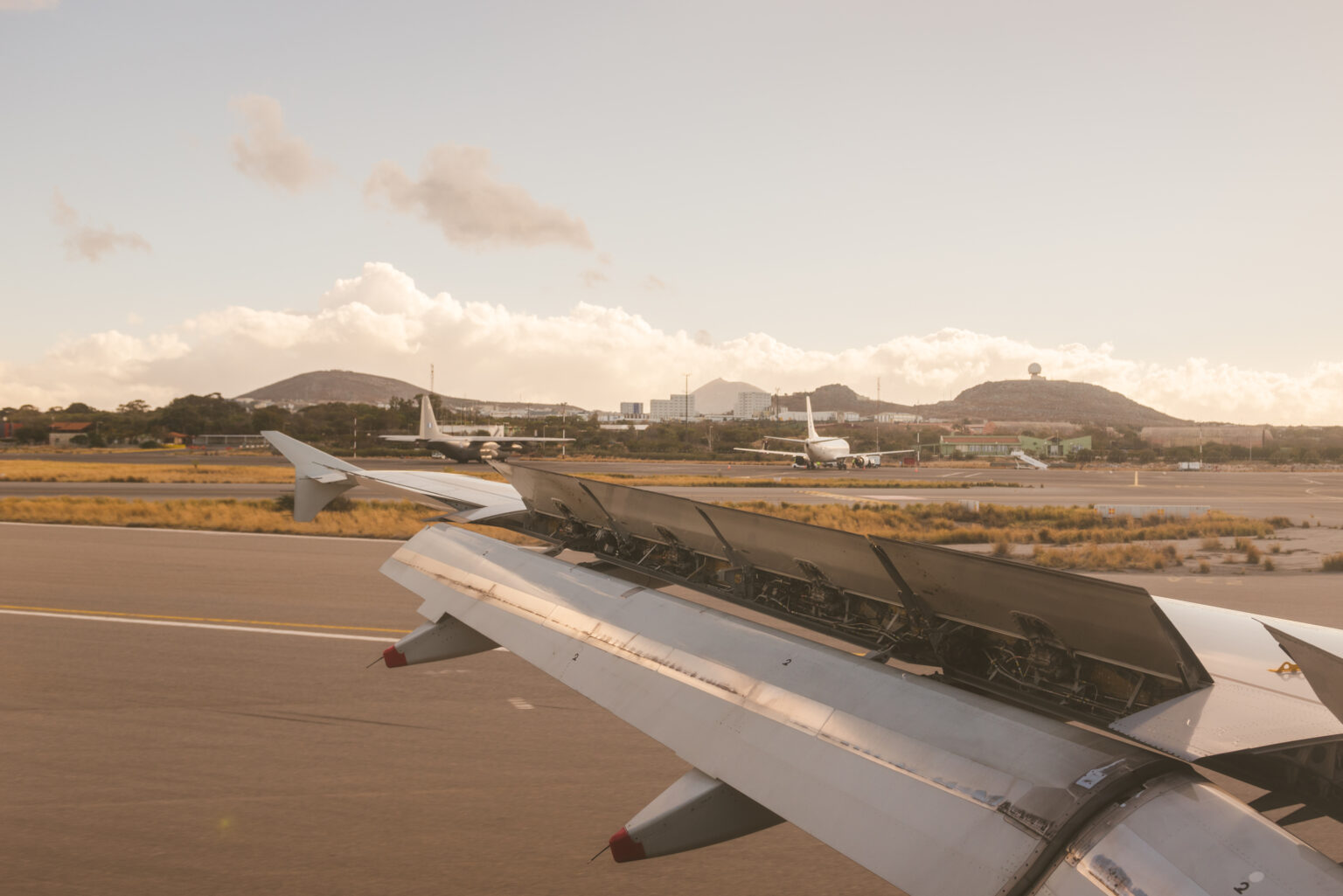 What is the Purpose of Aircraft Spoilers on a Plane? CAU